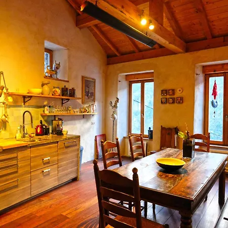 Feriehus The Mountain Village House, A Contemporary House In Peaceful Mountain Village *