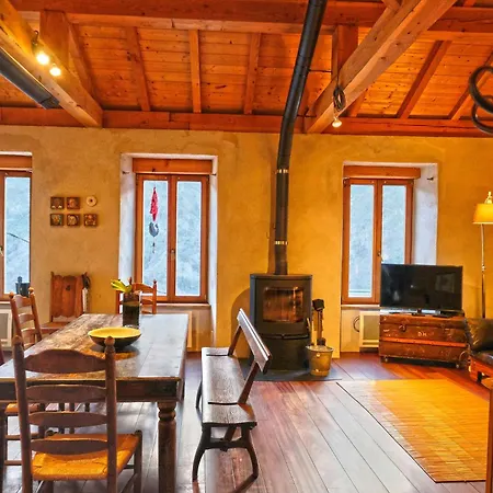 Feriehus The Mountain Village House, A Contemporary House In Peaceful Mountain Village *